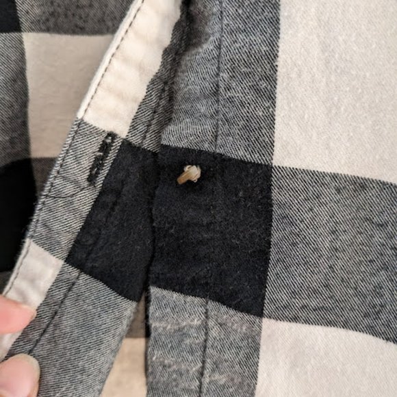 Universal Thread Black and White Flannel Button Down Size XXL - Picture 7 of 9